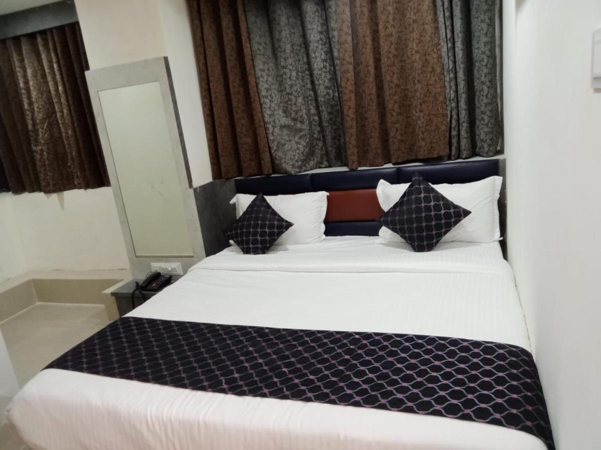 Hotel Rk Villa Vadodara Buitenkant foto