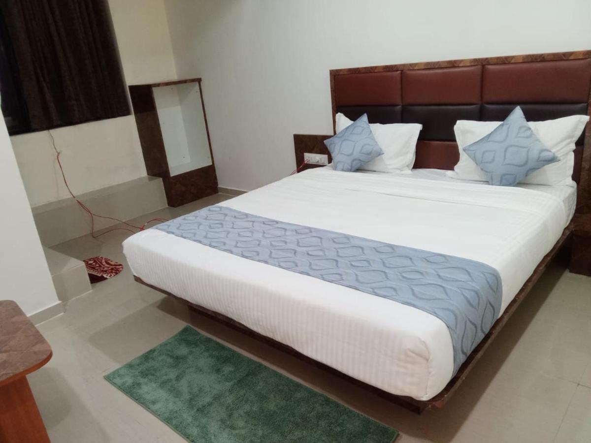 Hotel Rk Villa Vadodara Buitenkant foto