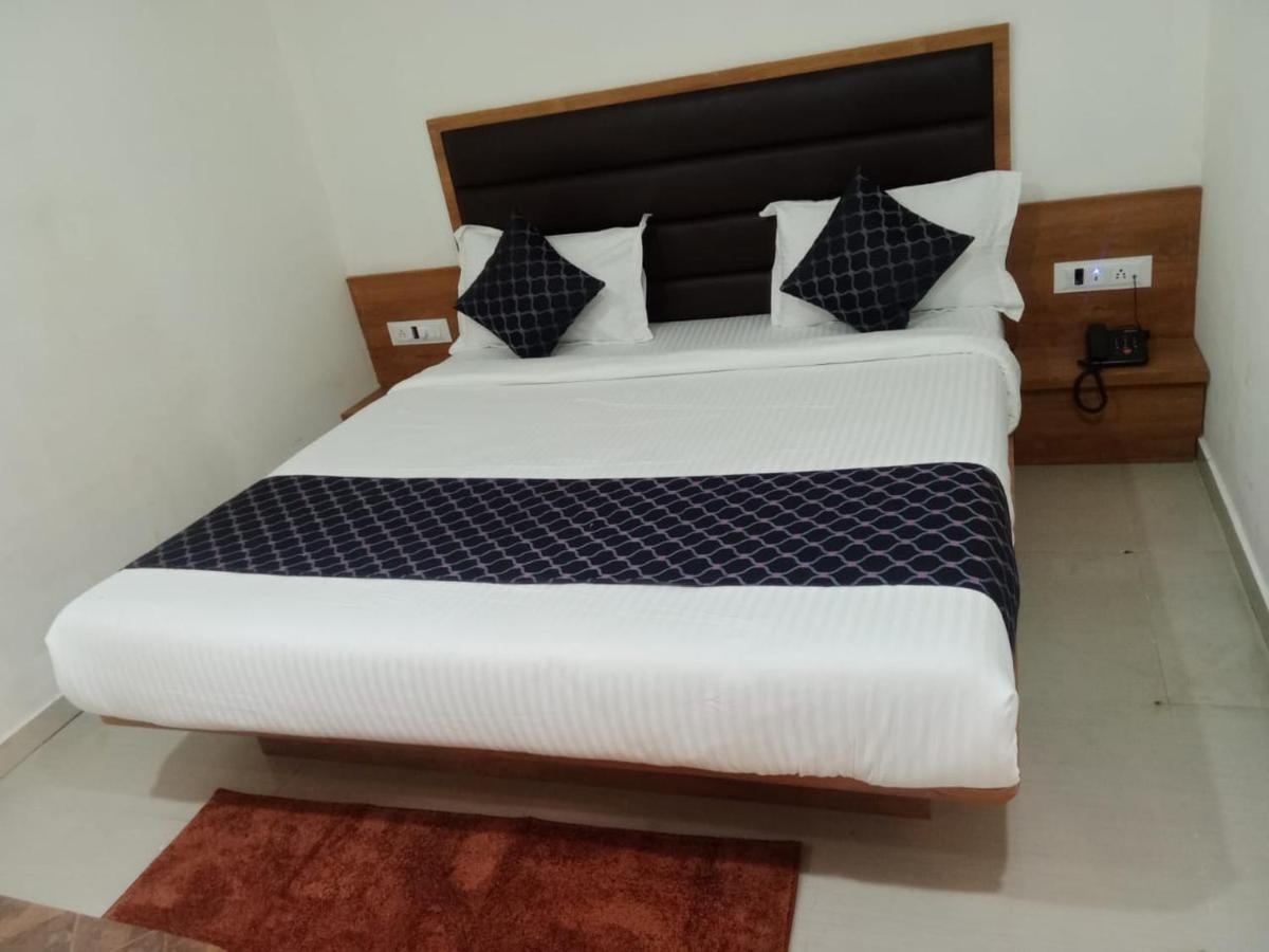 Hotel Rk Villa Vadodara Buitenkant foto