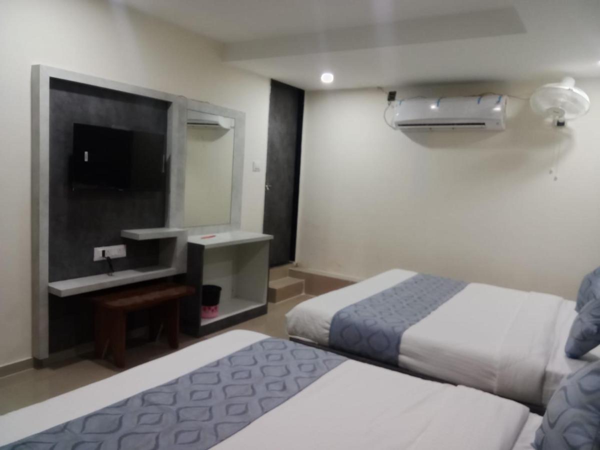 Hotel Rk Villa Vadodara Buitenkant foto