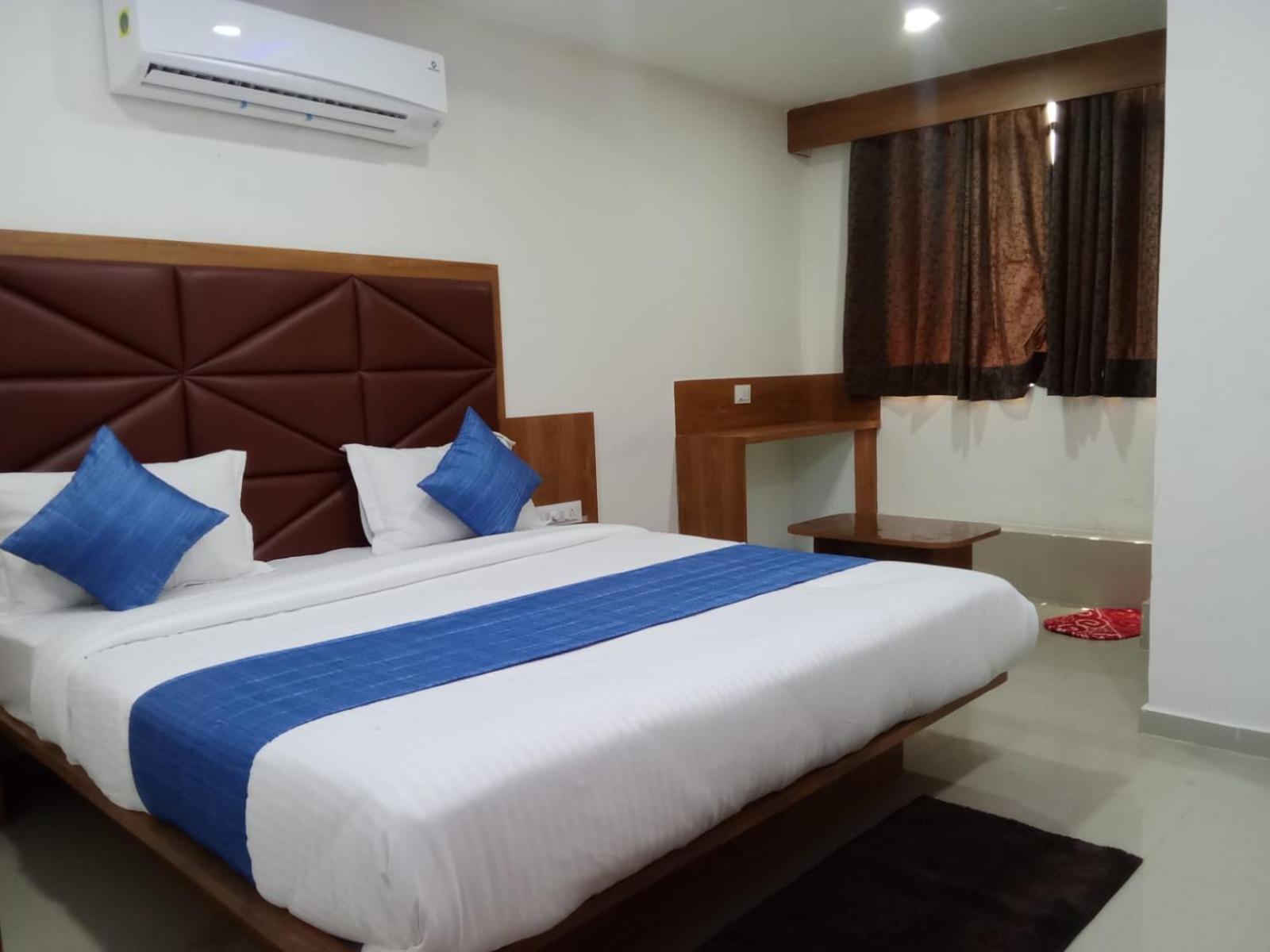 Hotel Rk Villa Vadodara Buitenkant foto